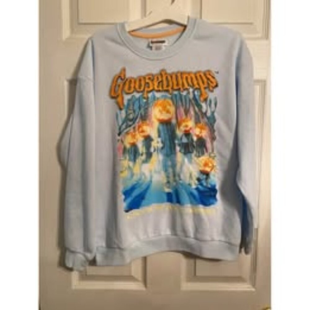 Women's Small Goosebumps sweatshirt NEW